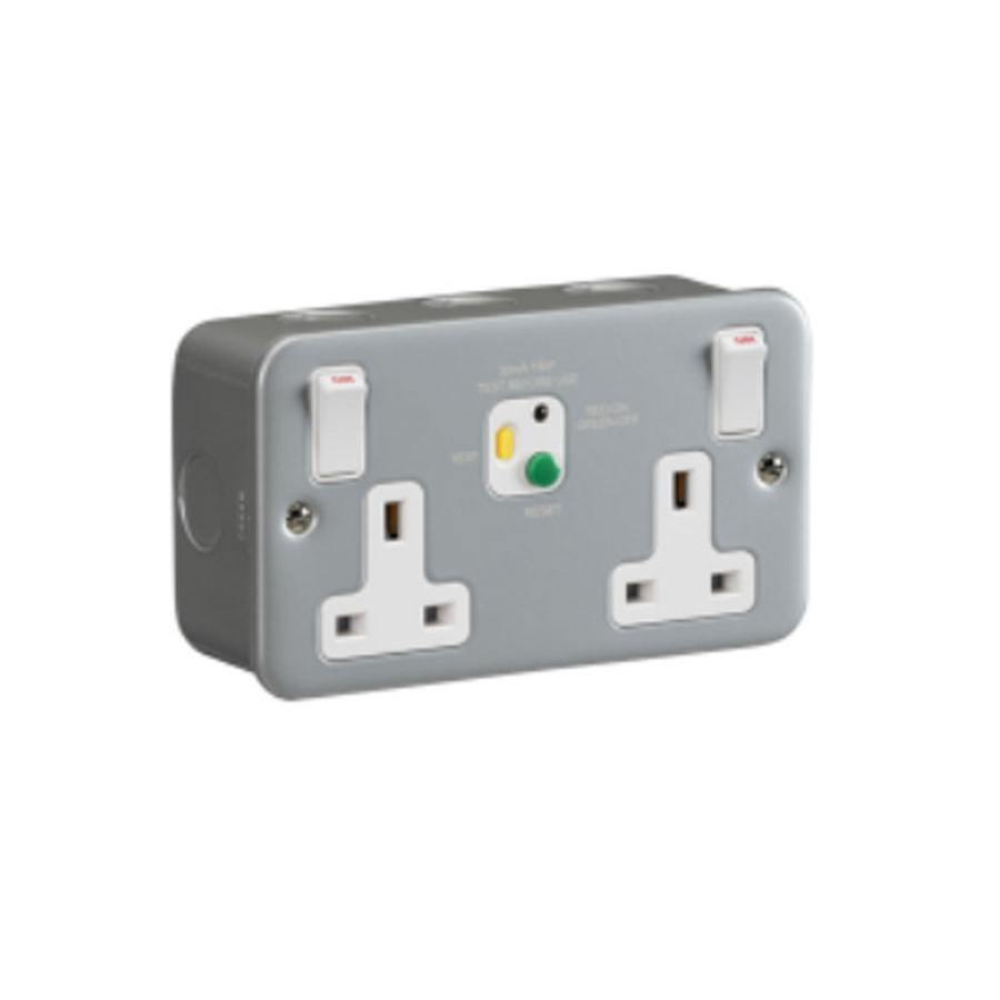 2GANG SOCKET METAL CLAD 30MA 1GANG