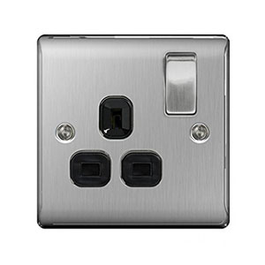 SOCKET 1GANG SWITCHED BRUSHED STEEL