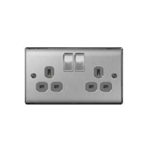 SOCKET 2GANG SWITCHED BRUSH CHROME