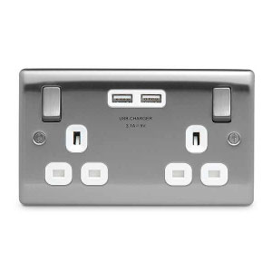 SOCKET 2GANG SWITCHED WITH USB