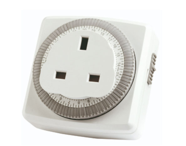 PLUG-IN TIMER 24HR - SEGMENTS